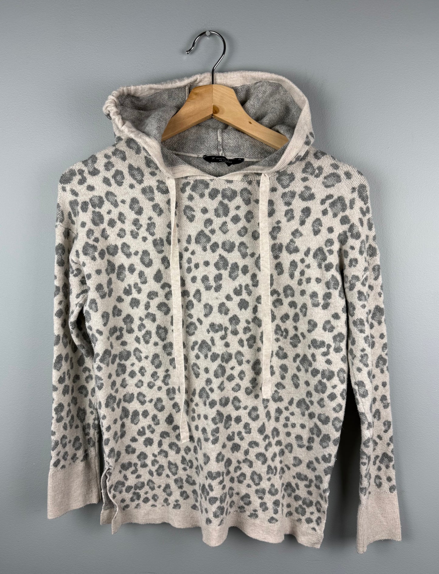 Denver Hayes Women’s XS Animal Print Hoodie