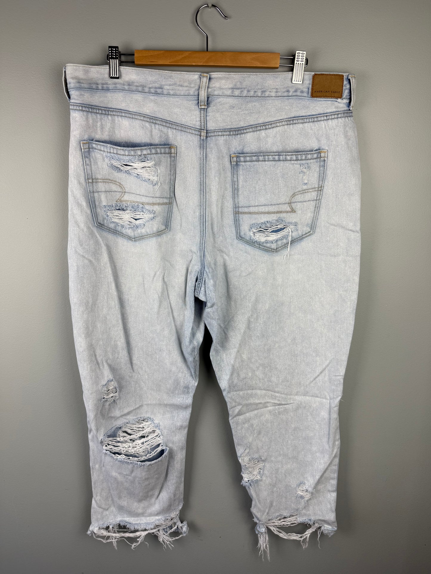 American Eagle Women’s 18S Distressed Mom Jean