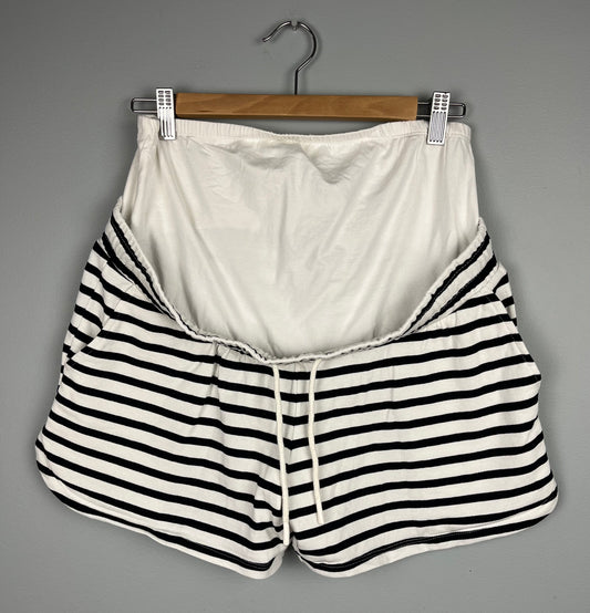 H&M Maternity Medium Striped Short
