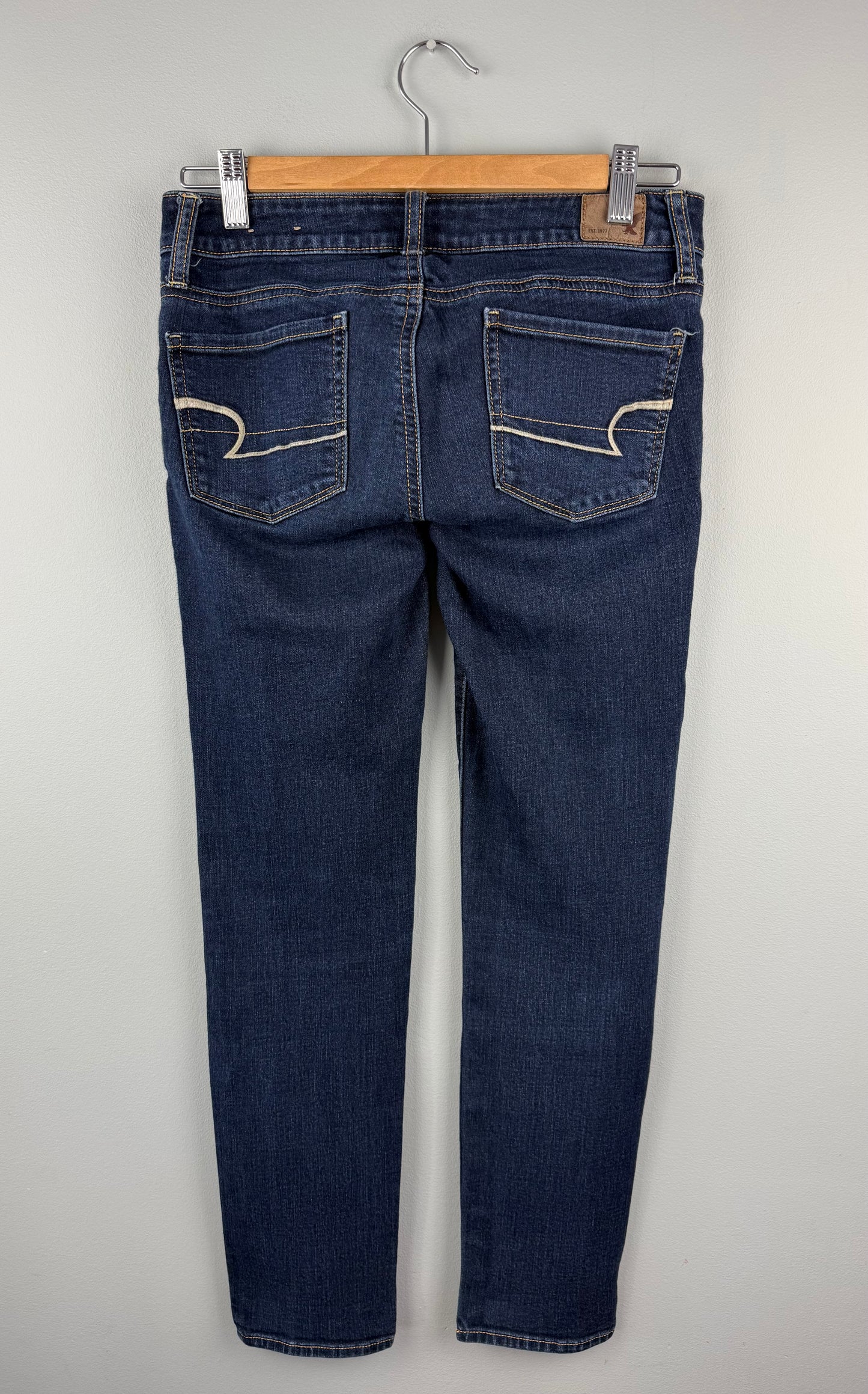 American Eagle Women’s 0 Short Skinny Jean