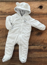 Load image into Gallery viewer, Simple Joys 6-9M Lined Fleece Suit
