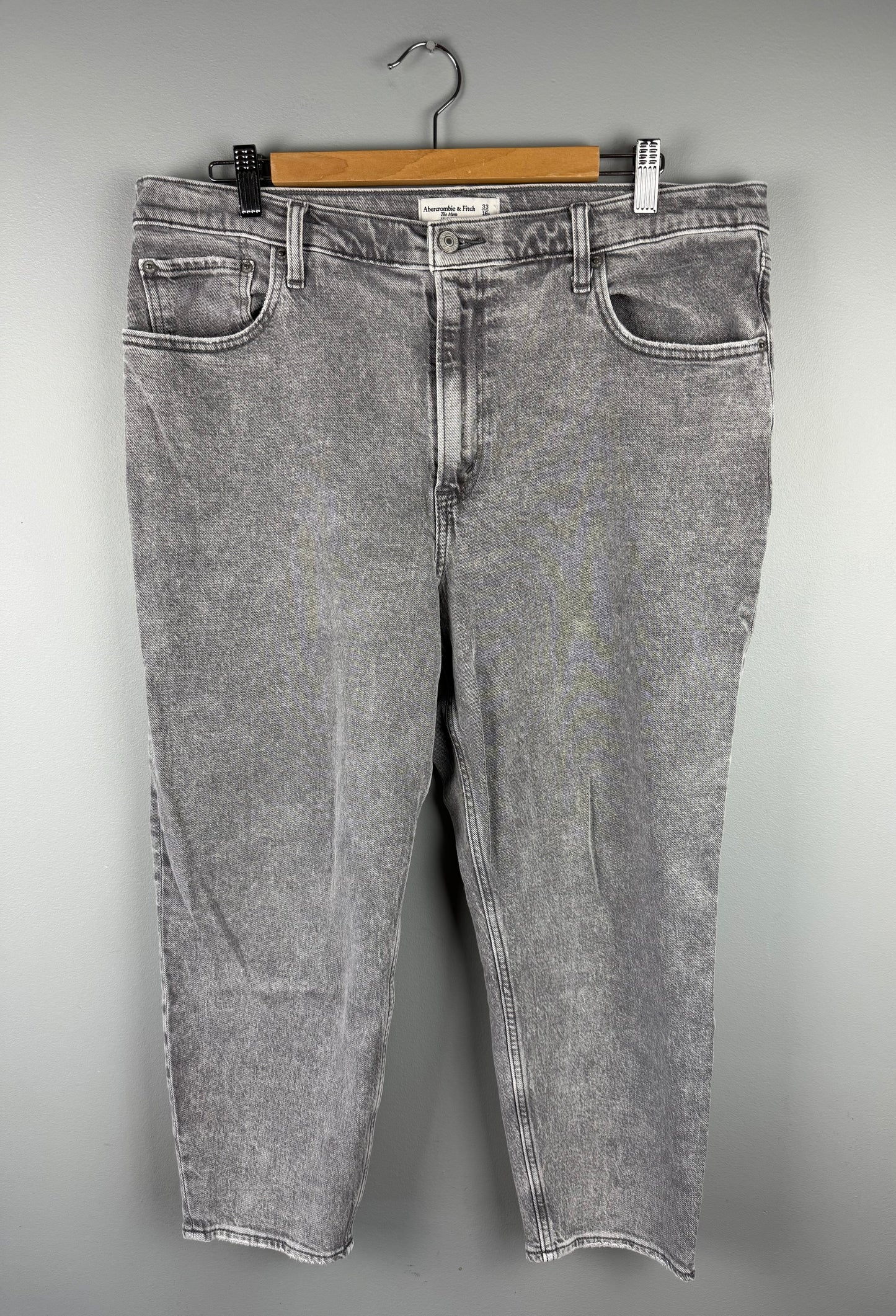 Abercrombie & Fitch Women’s 33/16s The Mom Jean