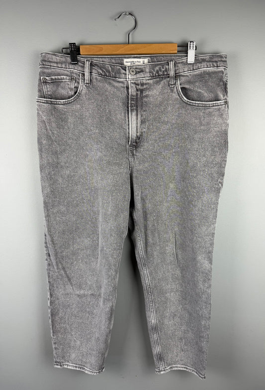 Abercrombie & Fitch Women’s 33/16s The Mom Jean