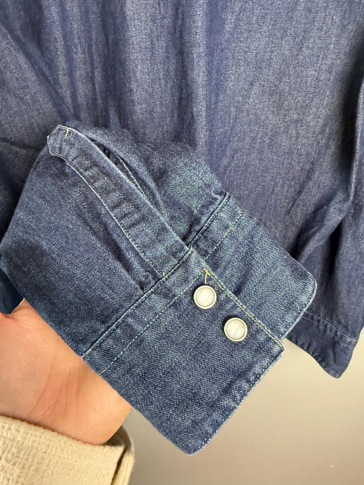 Levi’s Women’s XL Jean Shirt