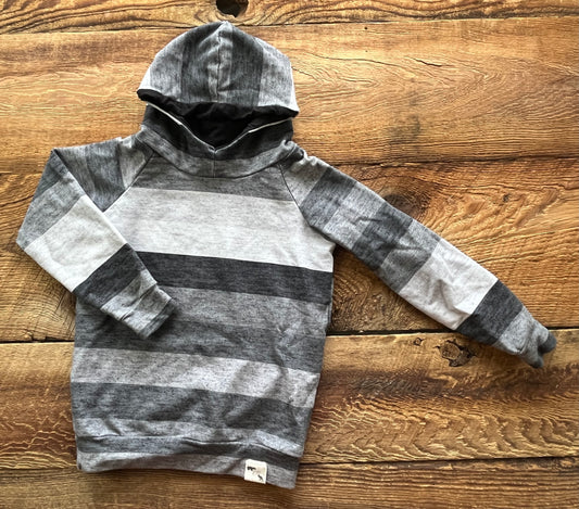 Bear & Roo 5T Hooded Sweater