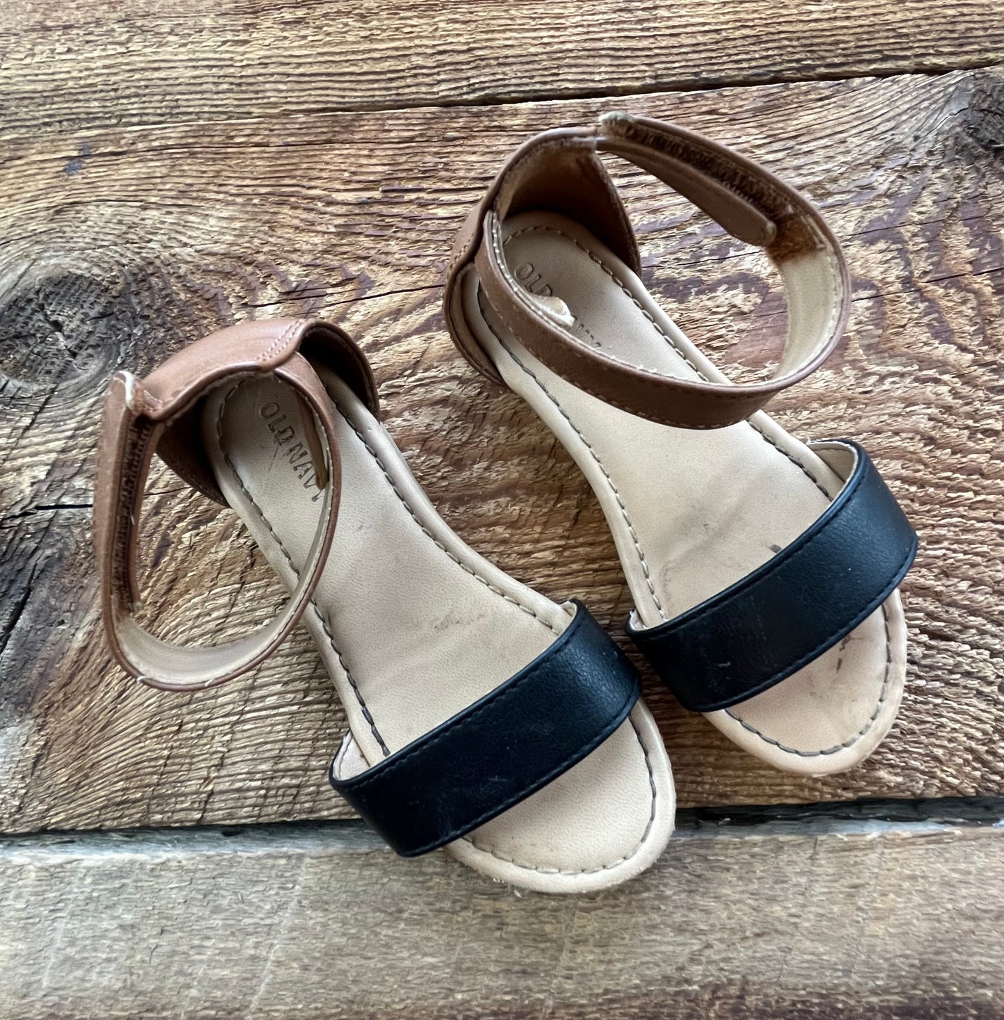 Old Navy 9T Sandal