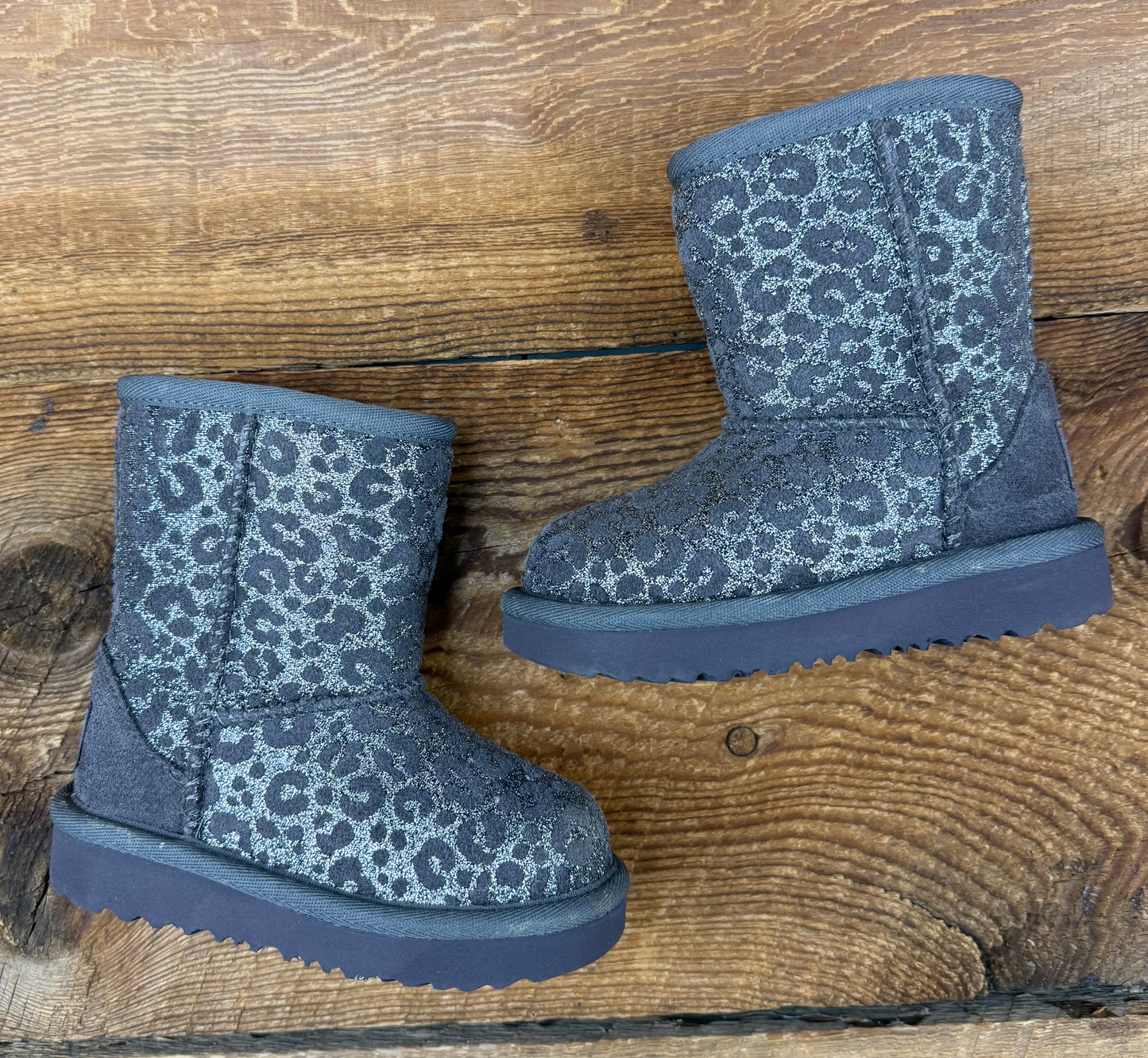 UGG 6C Leopard Boot