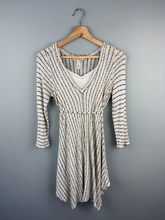 Jessica Simpson Maternity Large Belted Dress