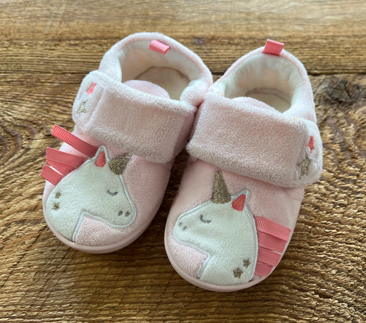 Unicorn Slippers size 5/6T