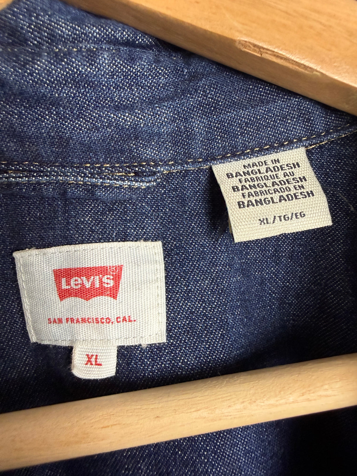 Levi’s Women’s XL Jean Shirt