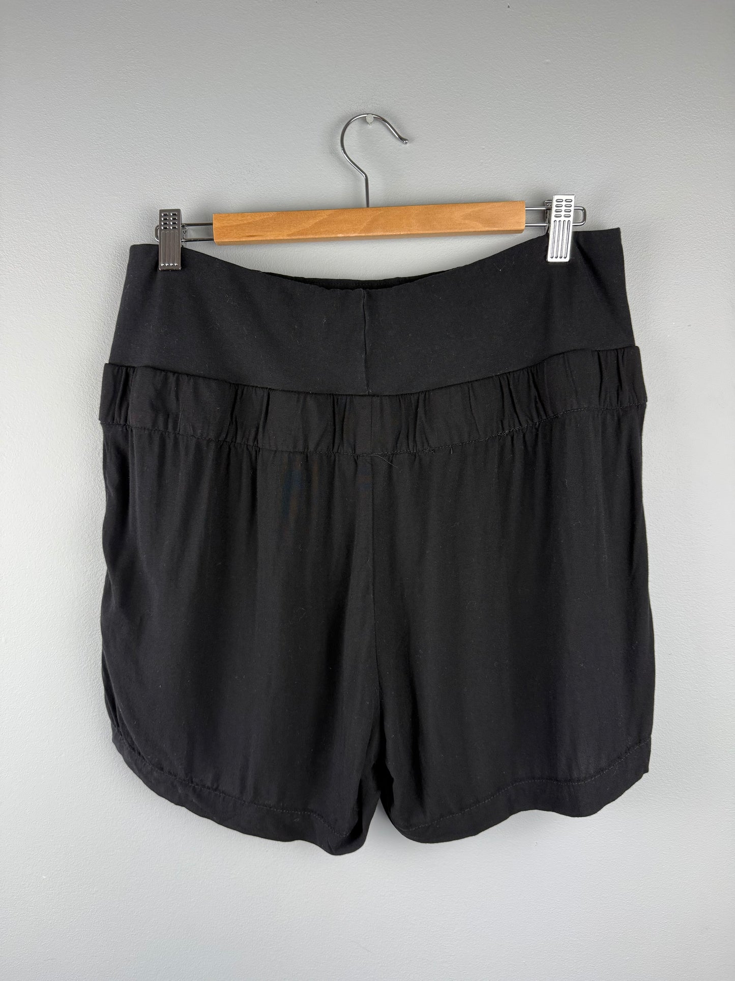 H&M Maternity Short