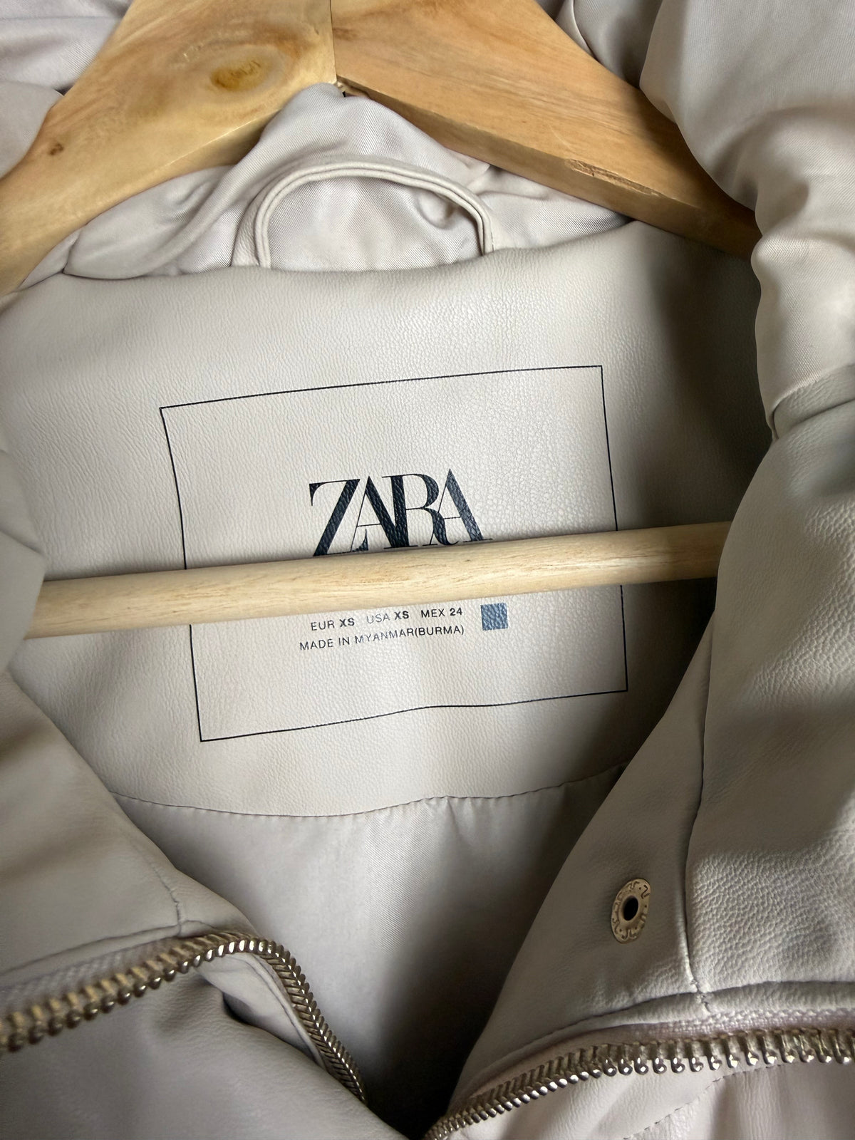 Zara Women's XS Oversized Puffer Vest