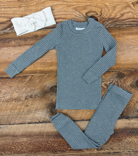Mebie Baby 2T Ribbed Outfit