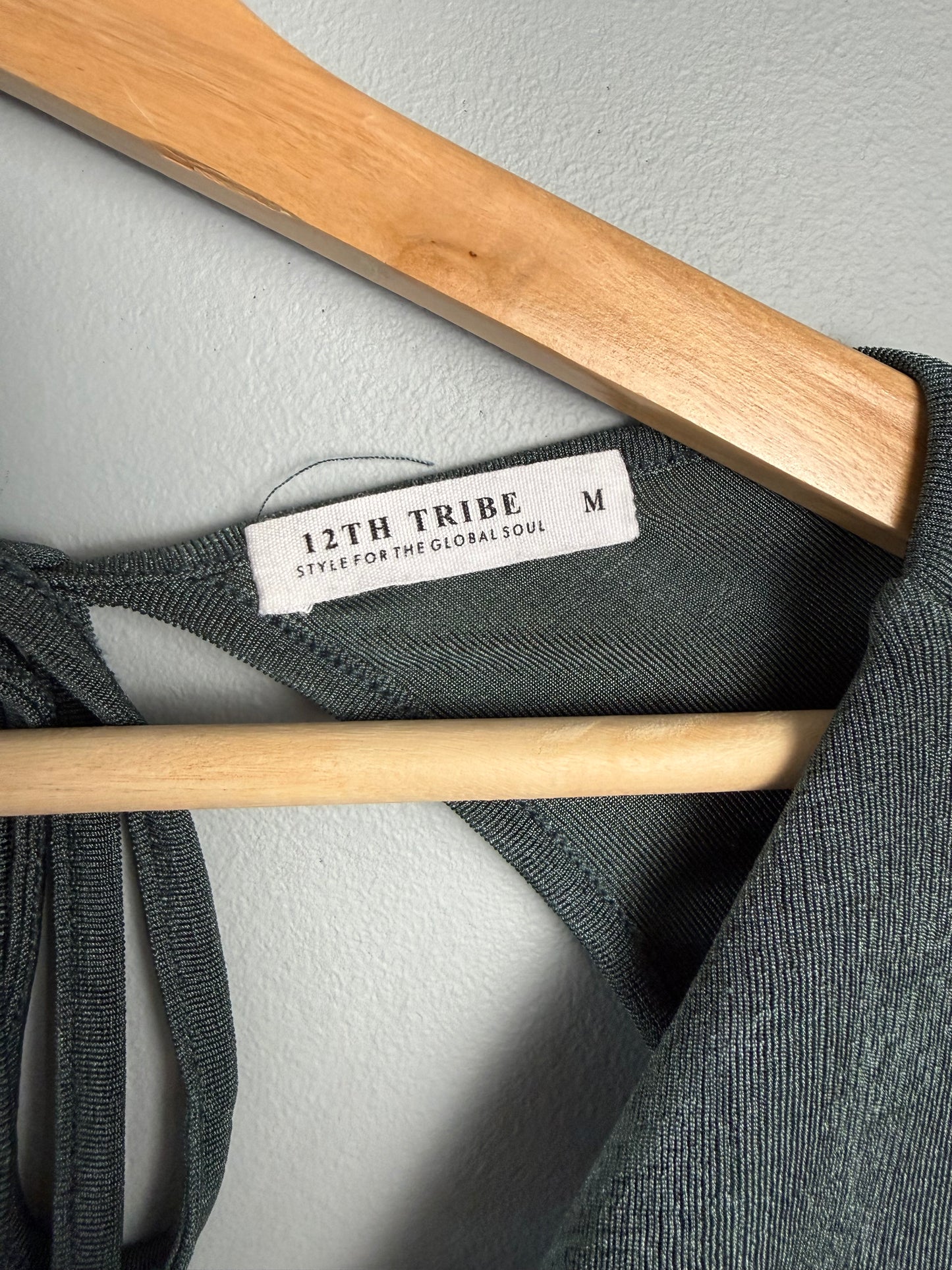 12th Tribe Women’s Medium Cropped Shirt
