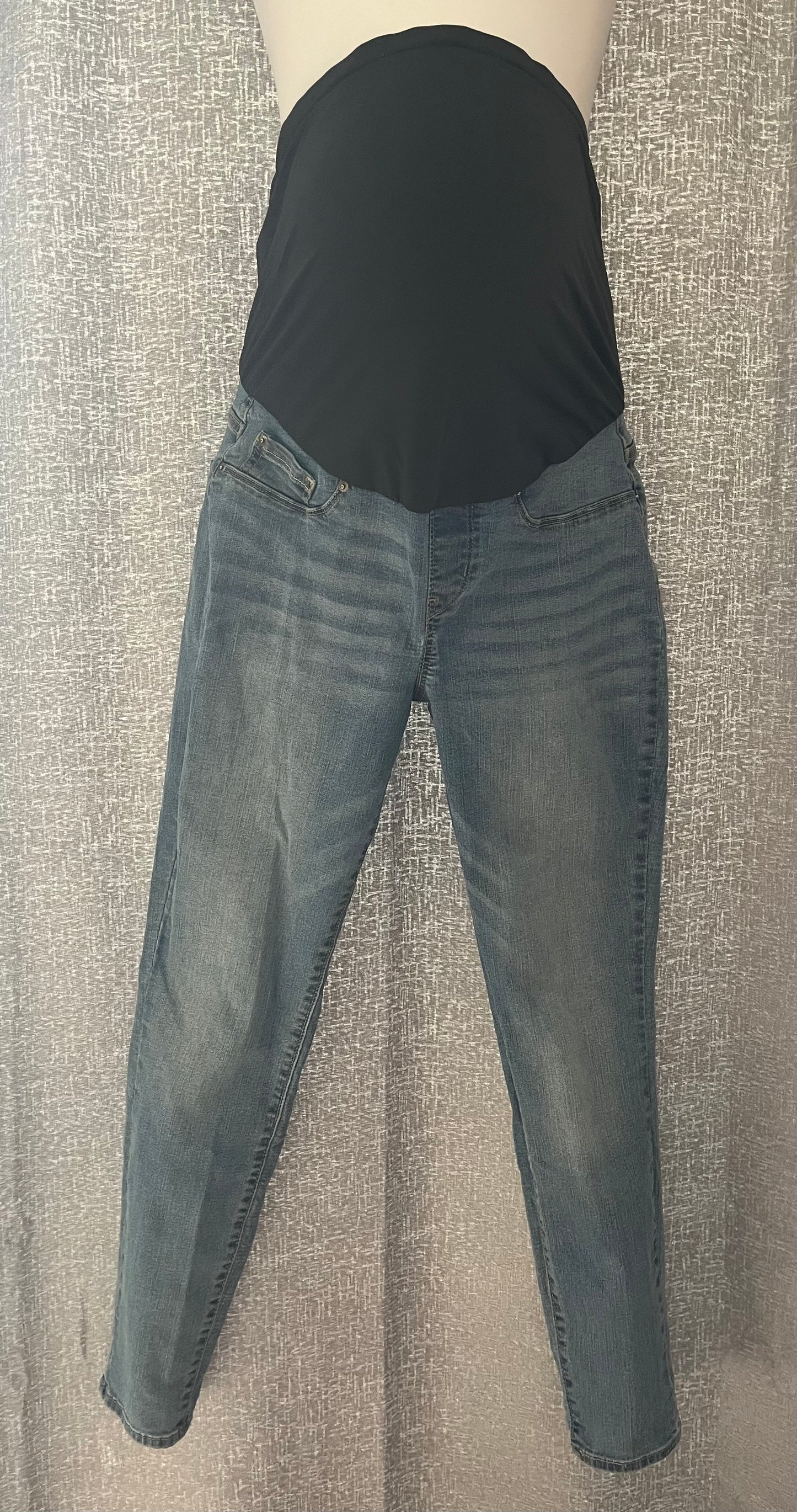 Levi’s Maternity Large Skinny Jean