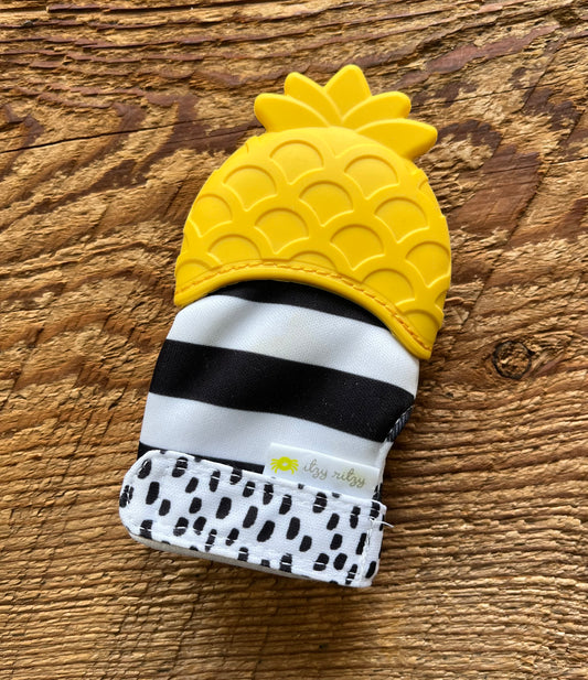 Itzy Ritzy Pineapple Teether Mitt