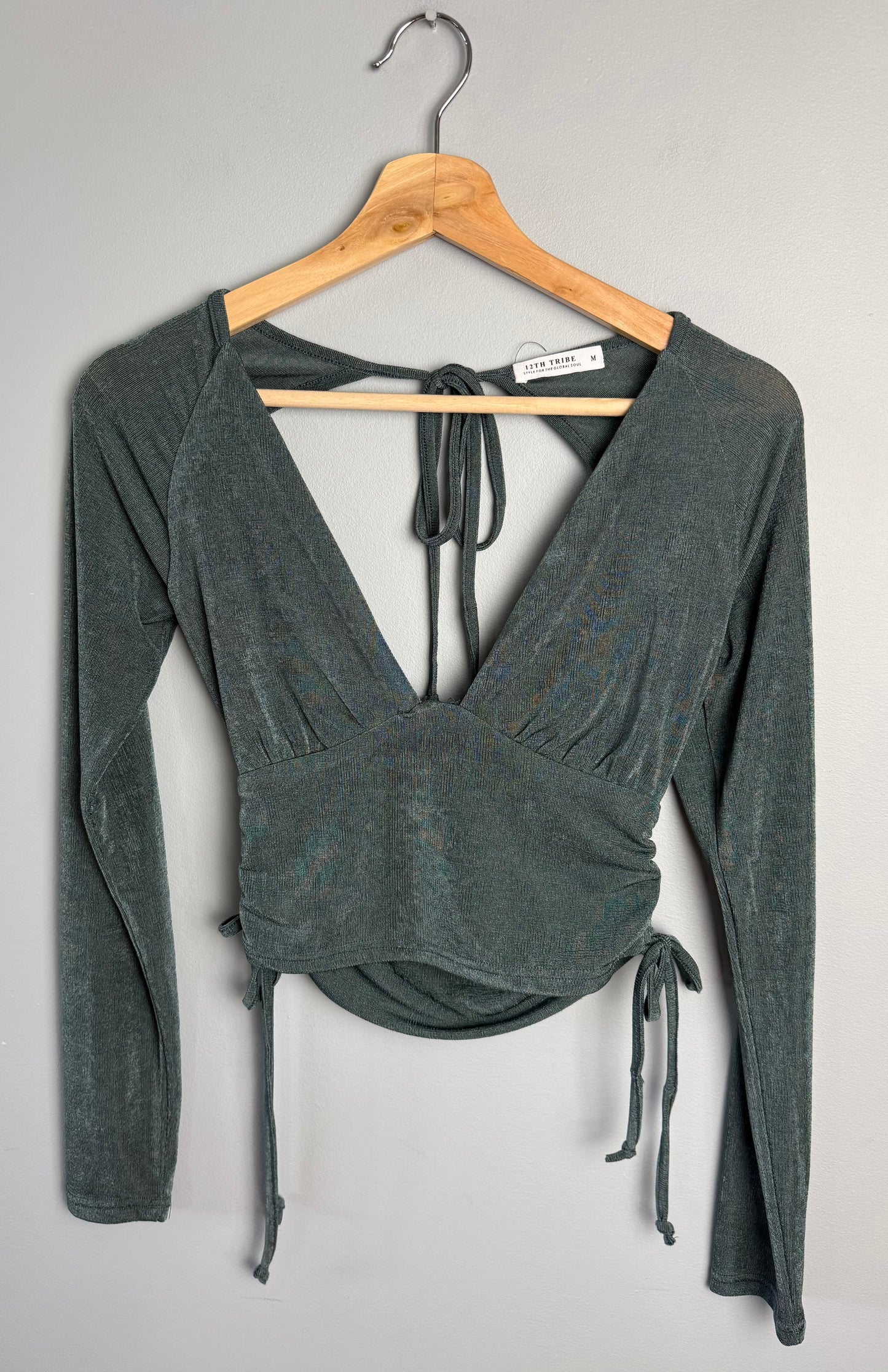 12th Tribe Women’s Medium Cropped Shirt
