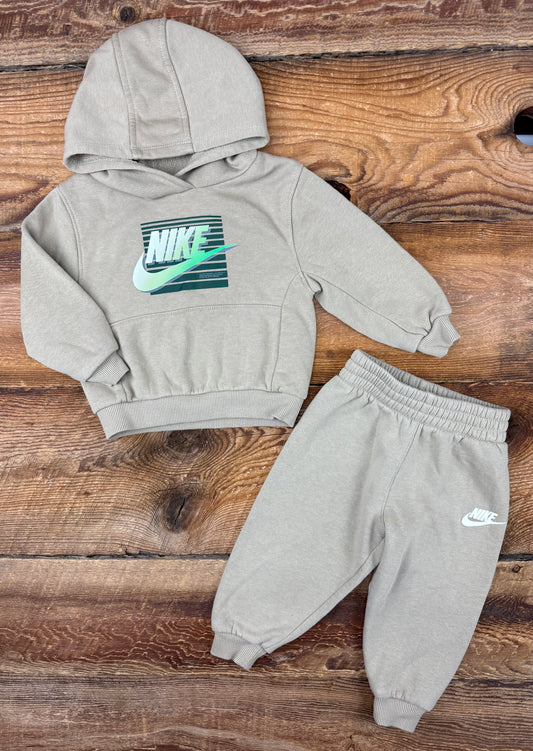 Nike 18M Jogger Set