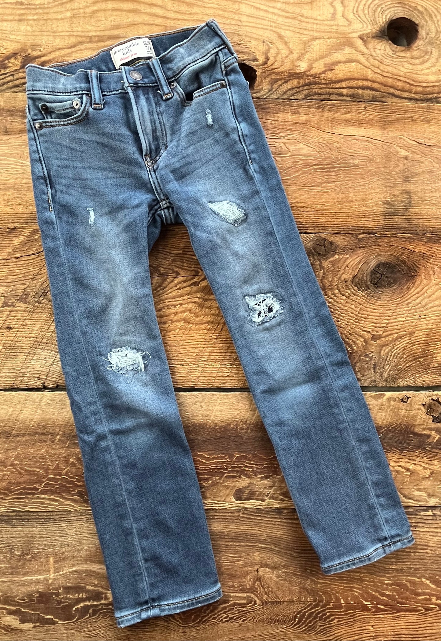 Abercrombie 7/8 Slim Distressed Jean