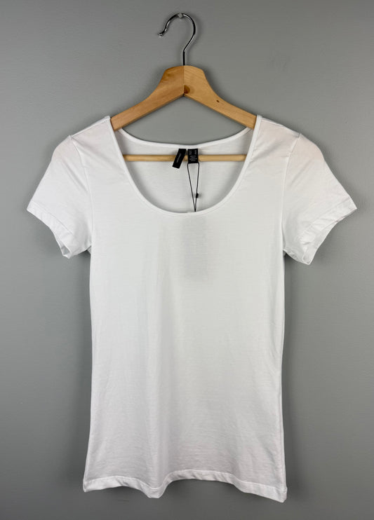Vero Moda Women’s Medium Tee