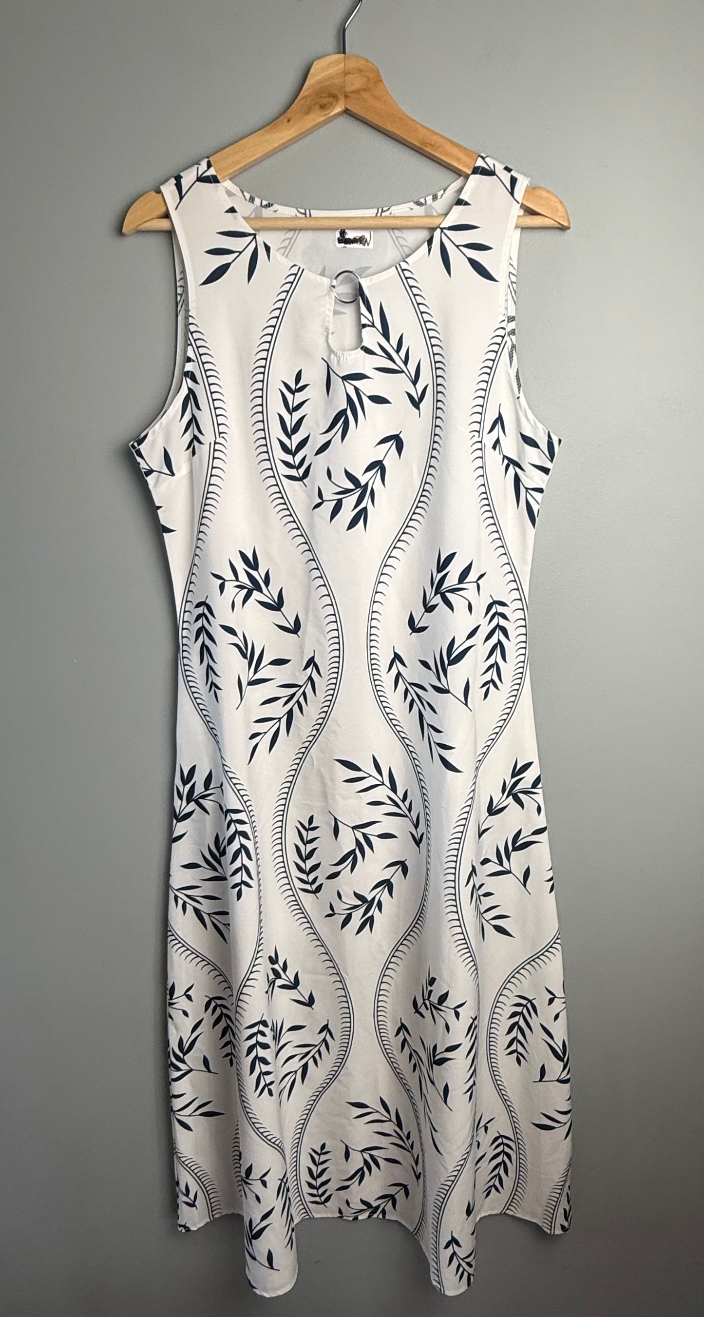 Women’s Medium Sun Dress