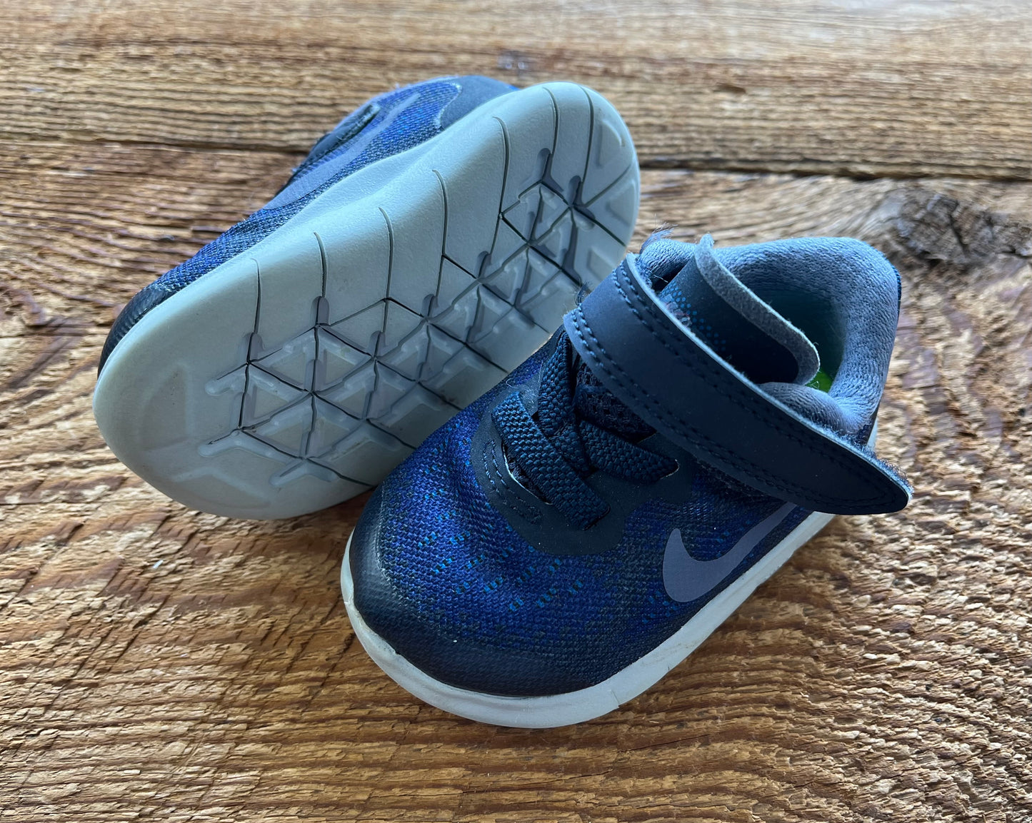 Nike Infant size 2 Running Shoe