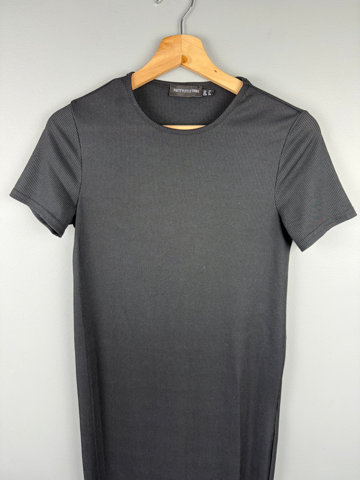 Pretty Little Thing Women’s 6 Ribbed Bodycon Dress