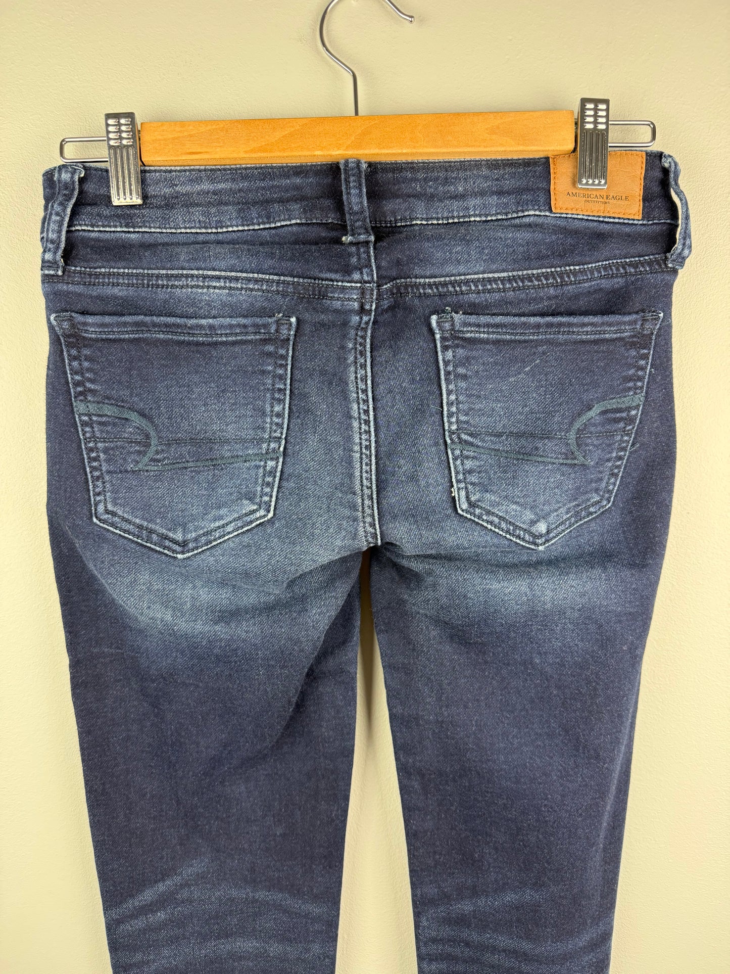 American Eagle Women’s 0 Super Stretch Skinny Jean