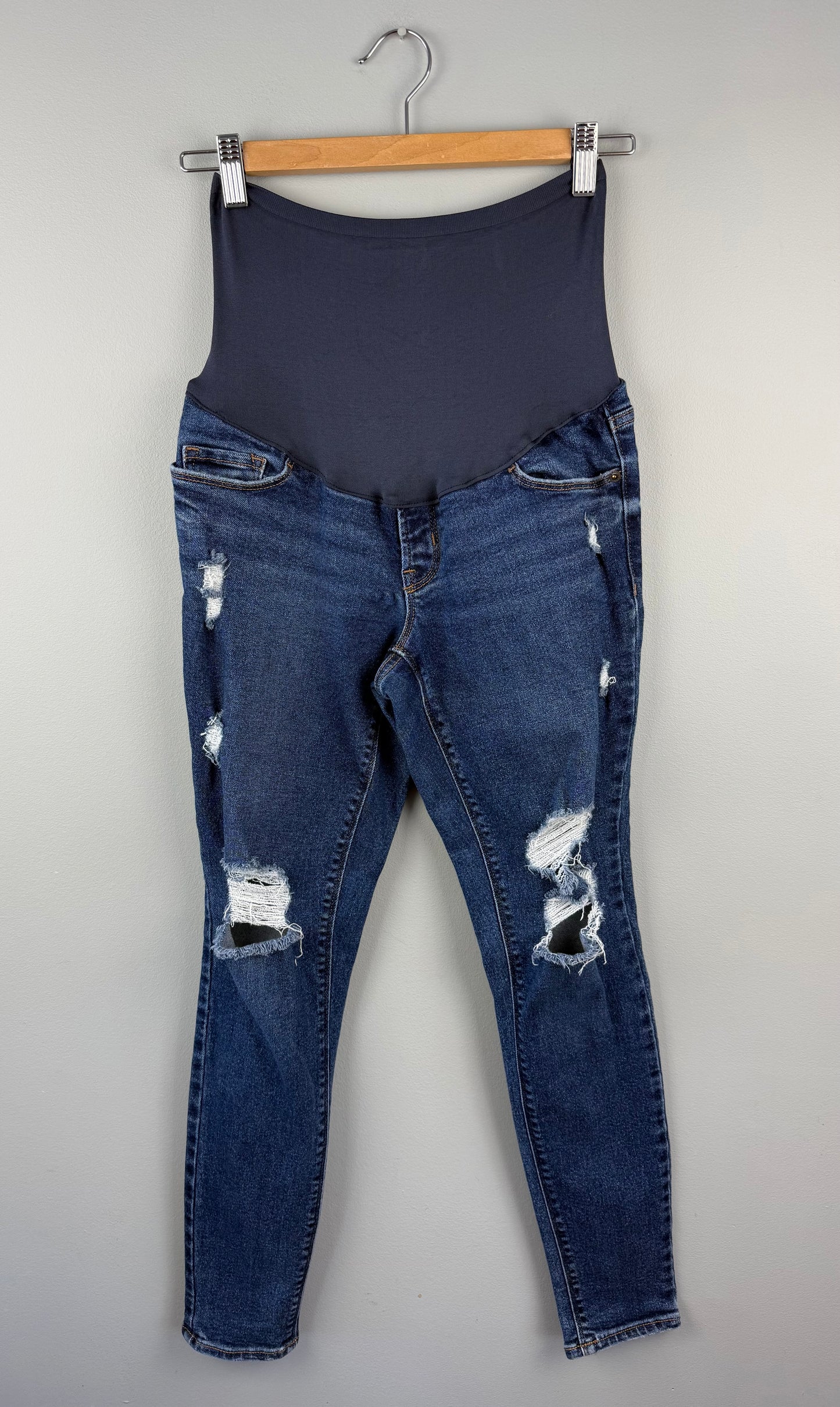 Old Navy Maternity 2 Rockstar Super Skinny Jean