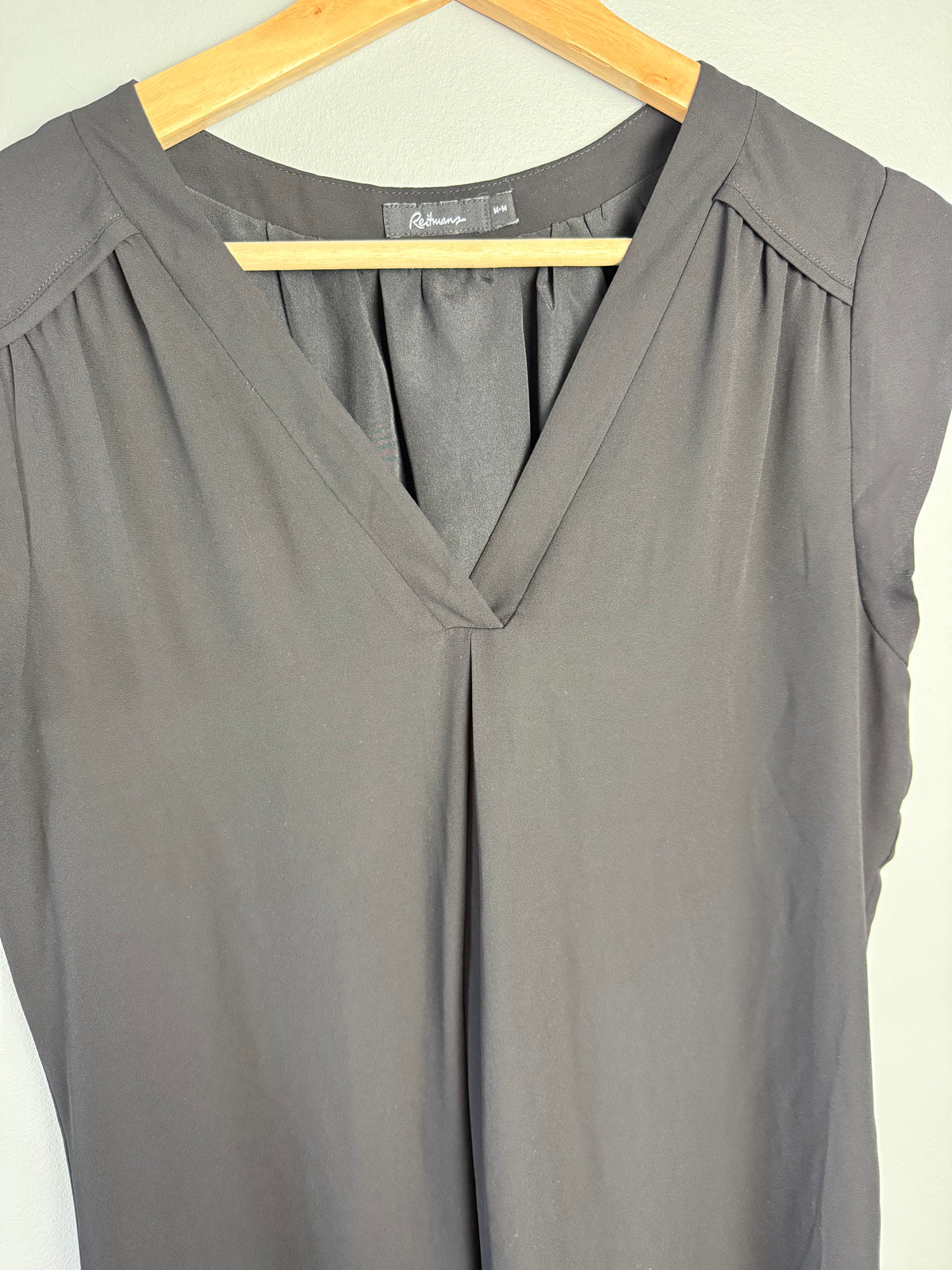Reitman's Women's Medium V-neck Dress