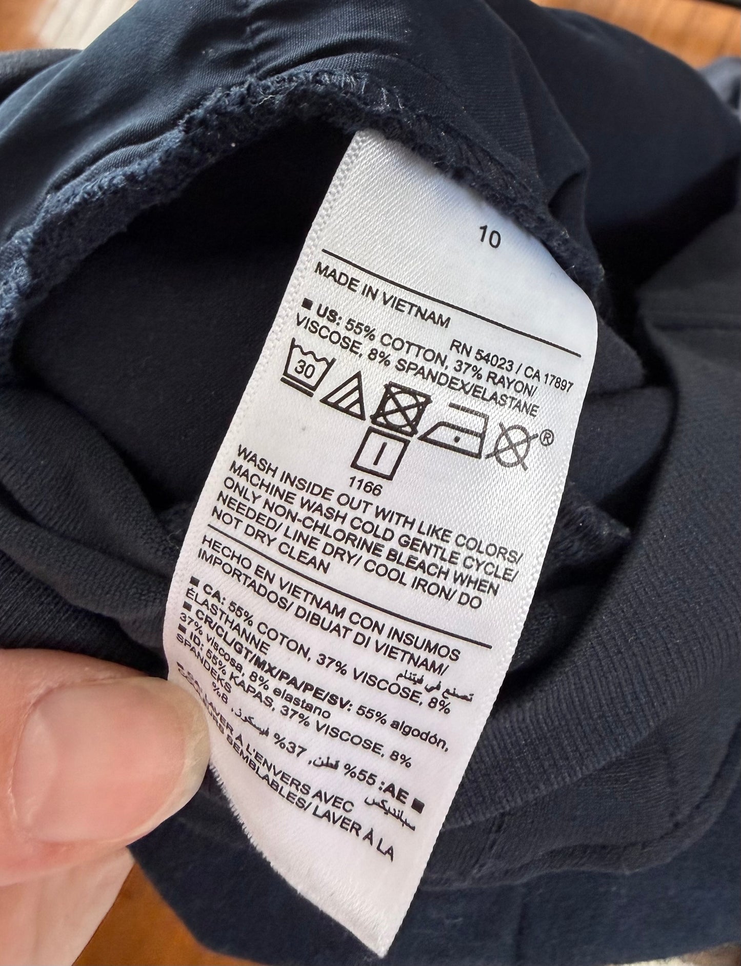 Old Navy Maternity 10 Pixie Straight Pant