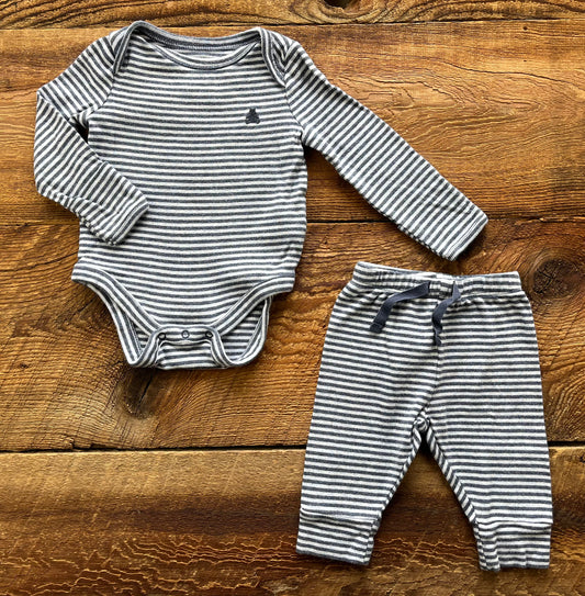 Gap 0-3M Striped Outfit