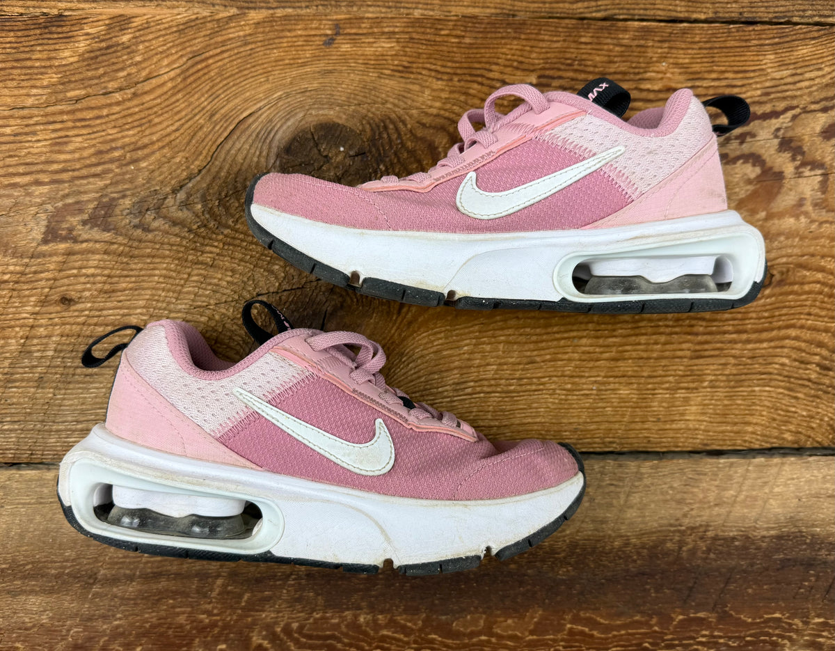 Nike 13C Running Shoe