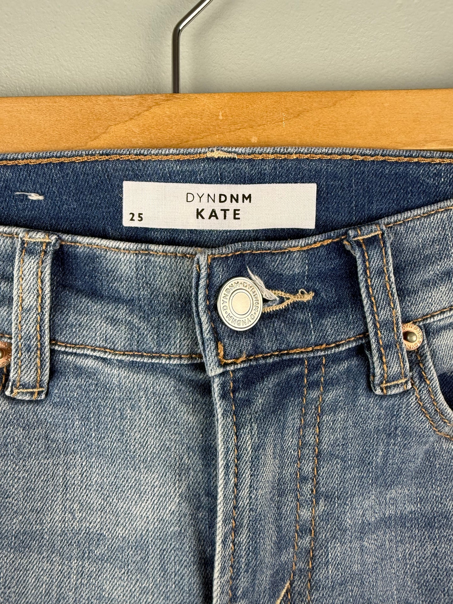 Dynamite Women’s 25 Kate Jean