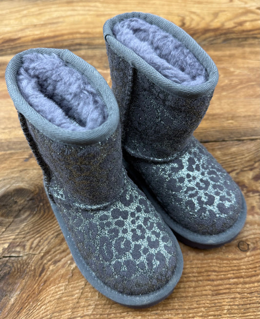 UGG 6C Leopard Boot
