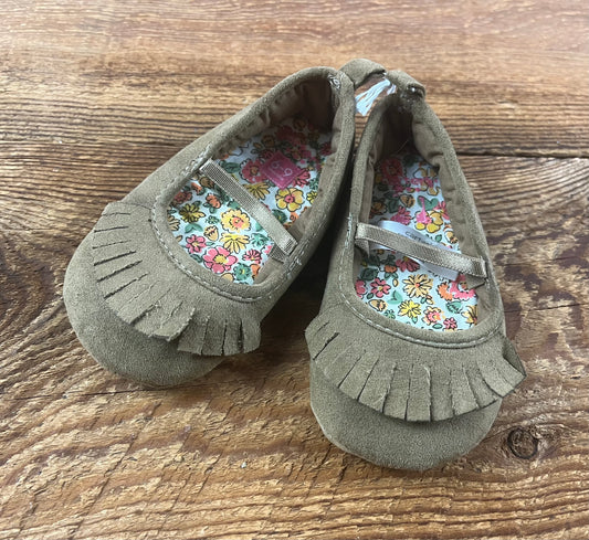 Carter’s 6-9M Soft Shoe