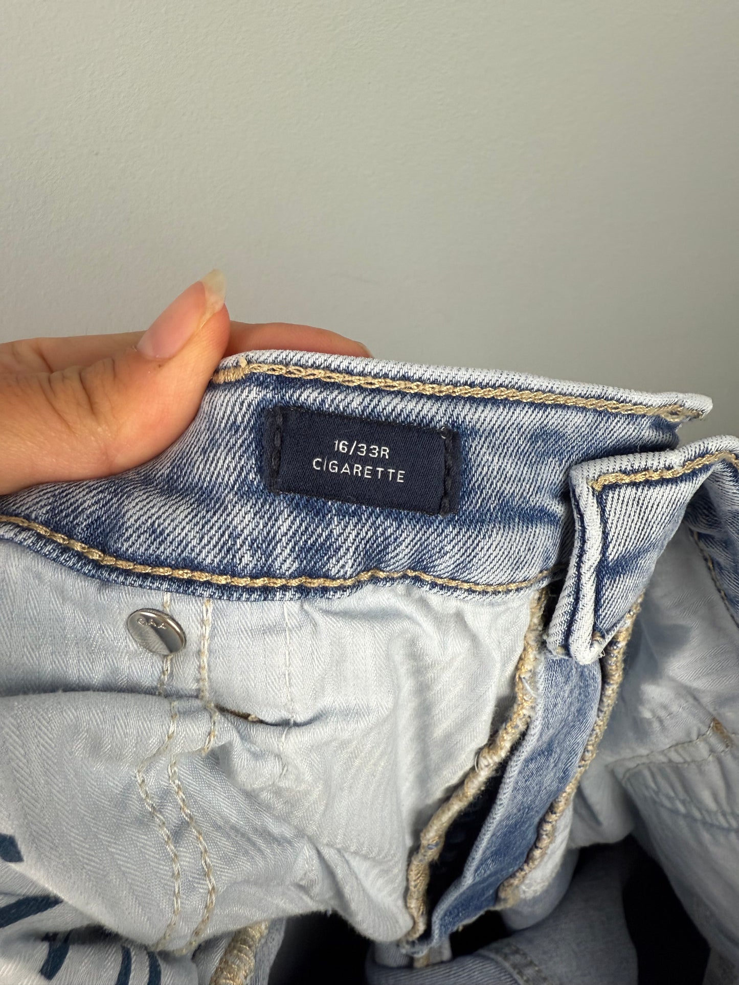 Gap Women’s 16/33R Cigarette Jean