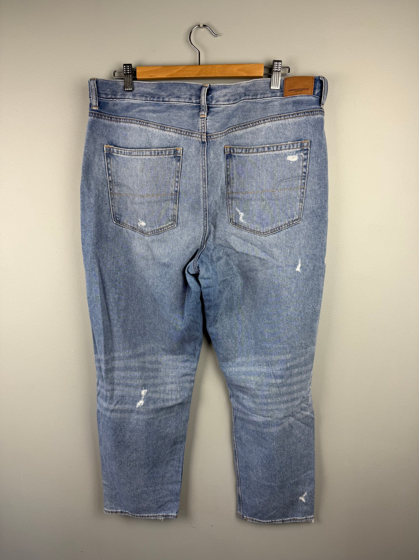 American Eagle Women’s 16S Distressed Mom Jean