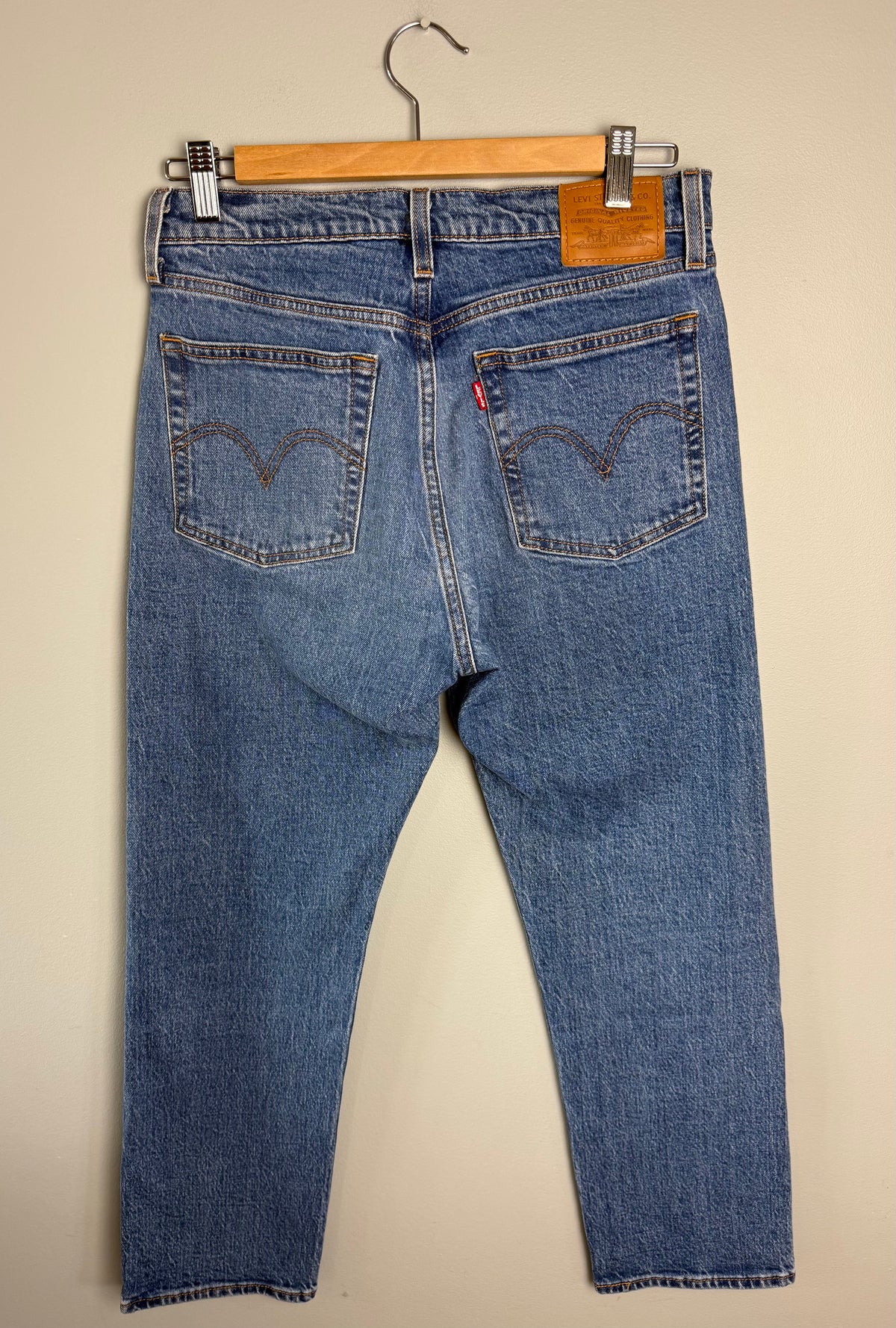 Levi’s Women’s 28 Wedgie Straight Jean