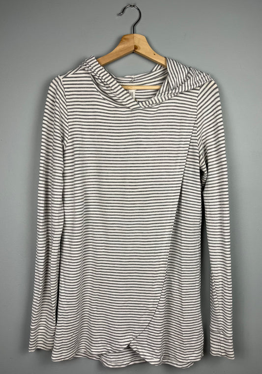 Thyme Maternity Small Nursing Shirt