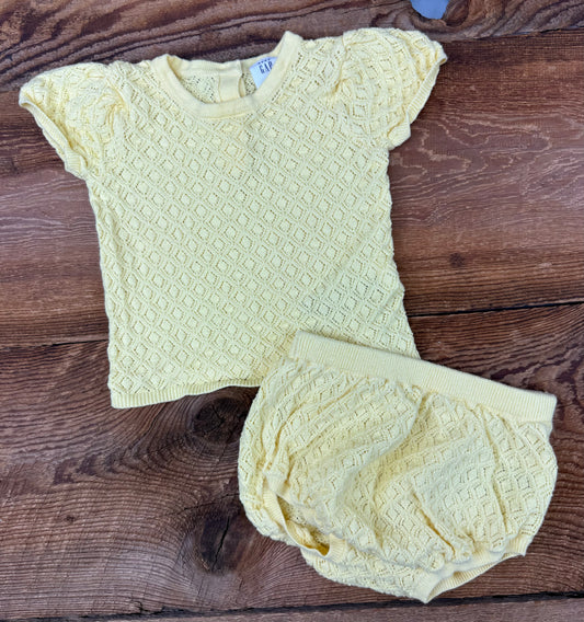 Gap 3-6M Knit Outfit