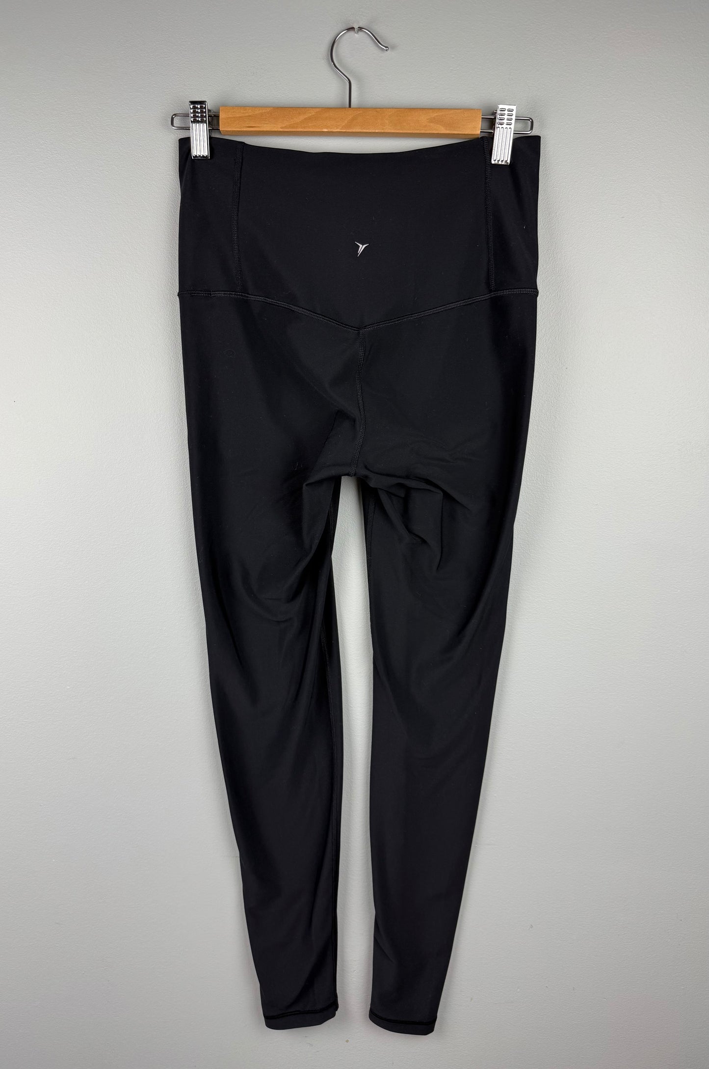 Old Navy Women’s Medium Go Dry Legging