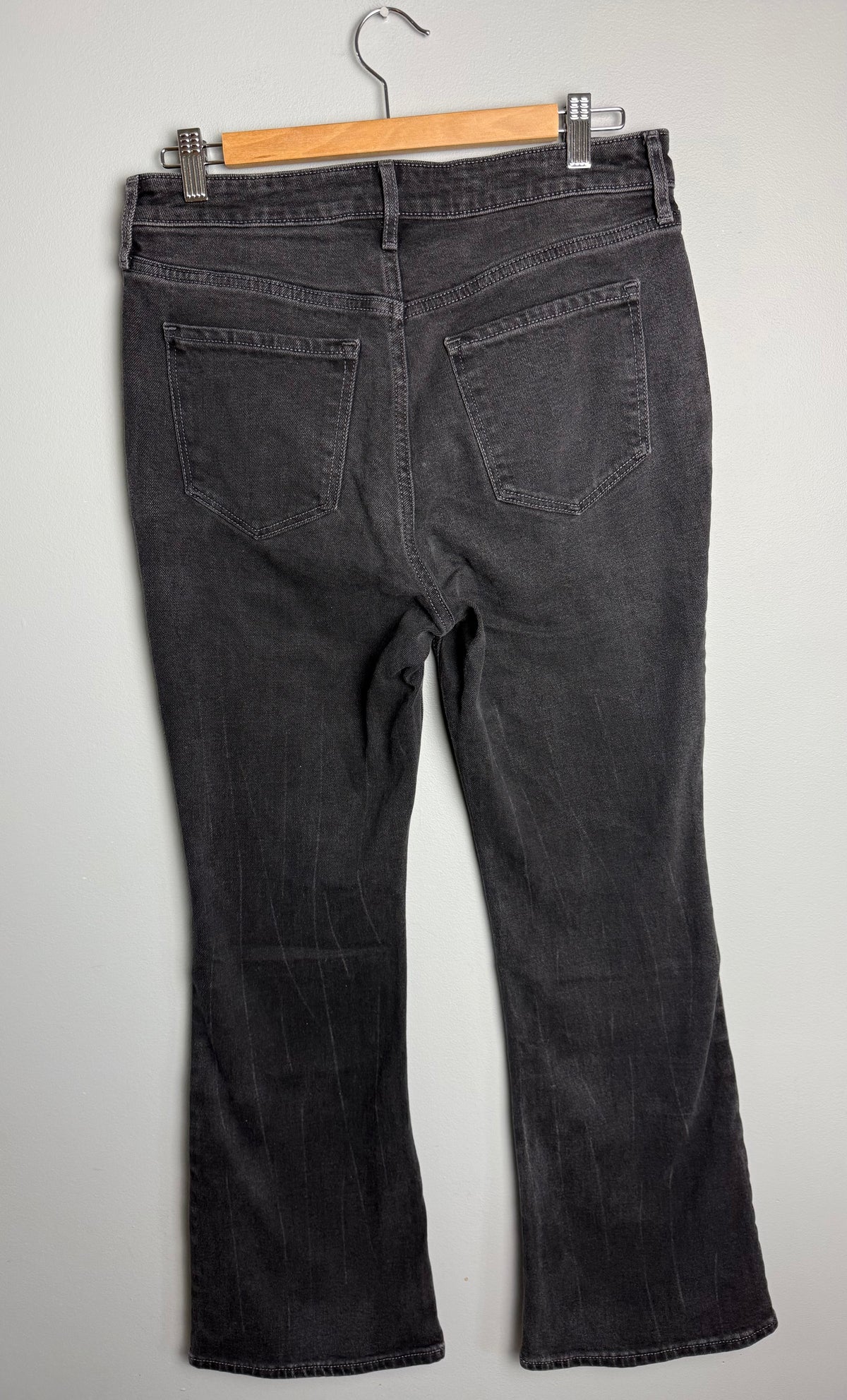 Old Navy Women's 8 Extra High-Rise Flare Jean
