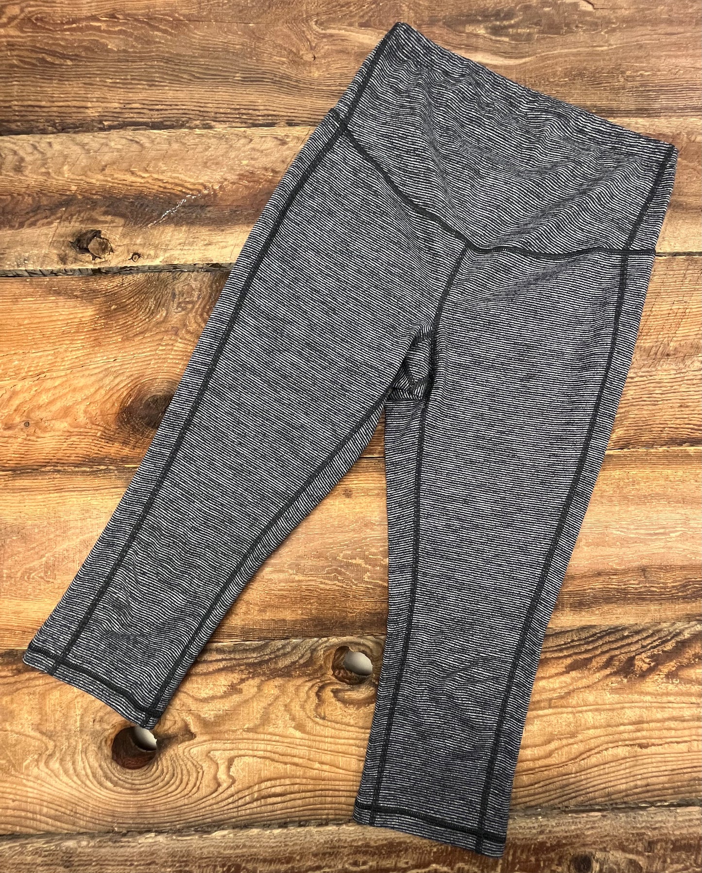 Old Navy Small Maternity Active Capris Legging