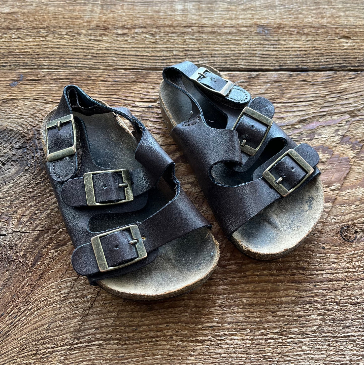 Old Navy Size 5 Burk Sandal