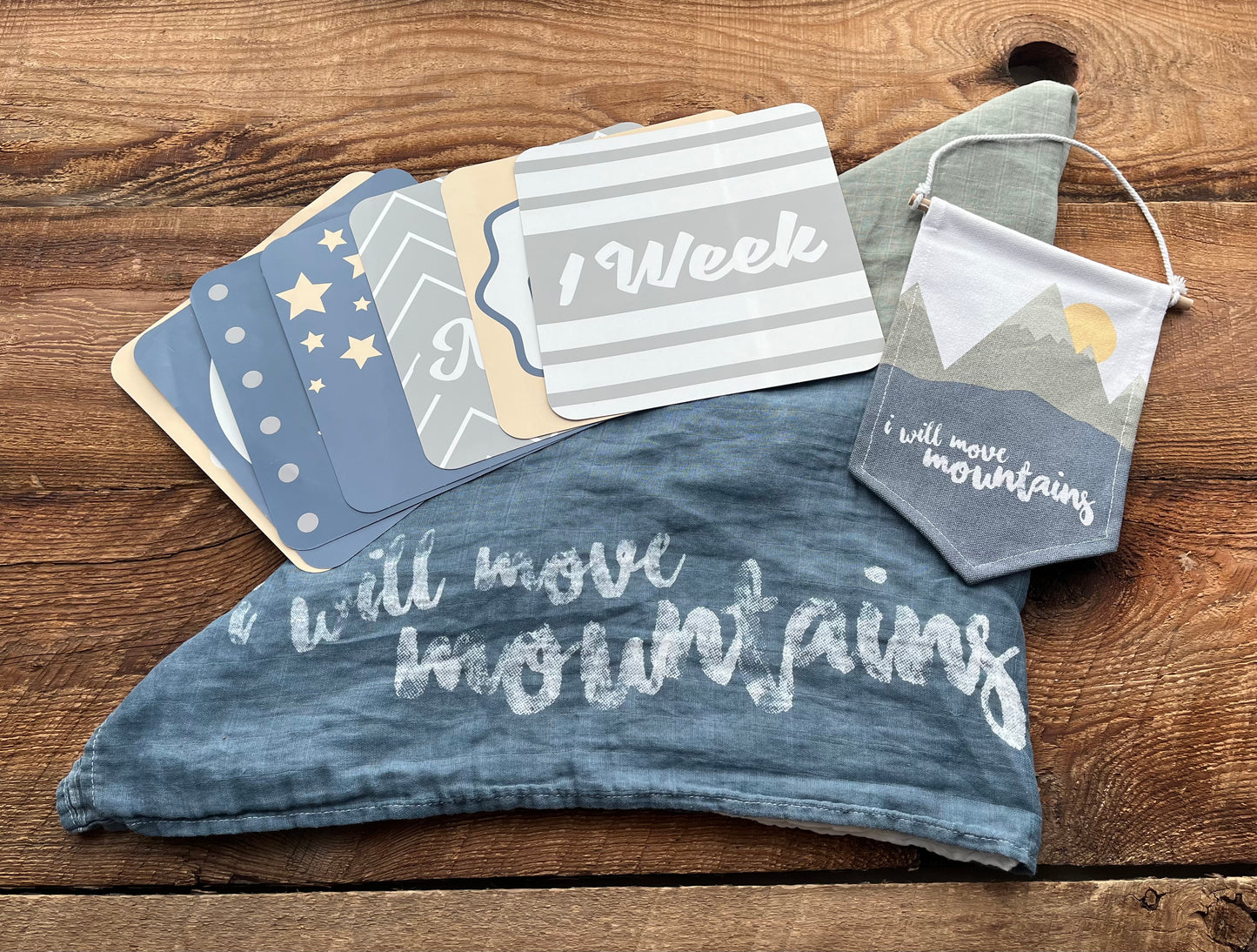 Lulujo I Will Move Mountains Milestone blanket Set